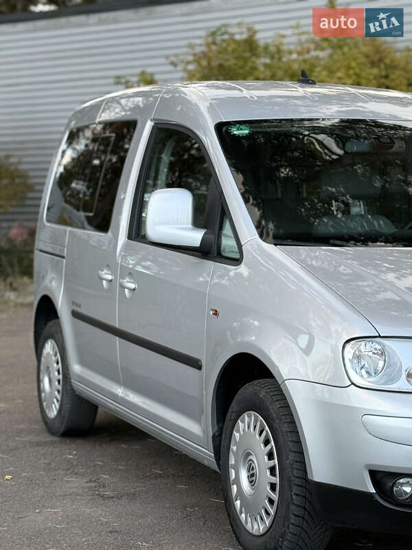 Минивэн Volkswagen Caddy 2010 в Виннице