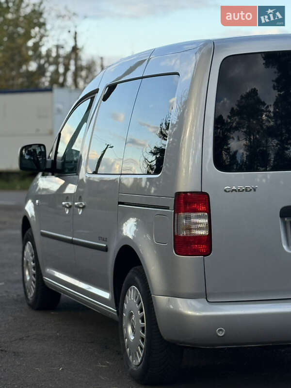 Минивэн Volkswagen Caddy 2010 в Виннице