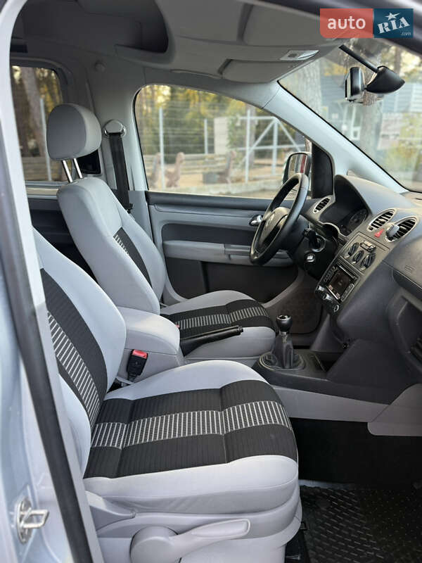 Минивэн Volkswagen Caddy 2010 в Виннице