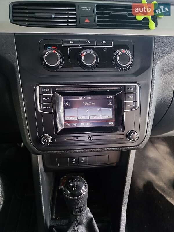 Минивэн Volkswagen Caddy 2015 в Кельменцах