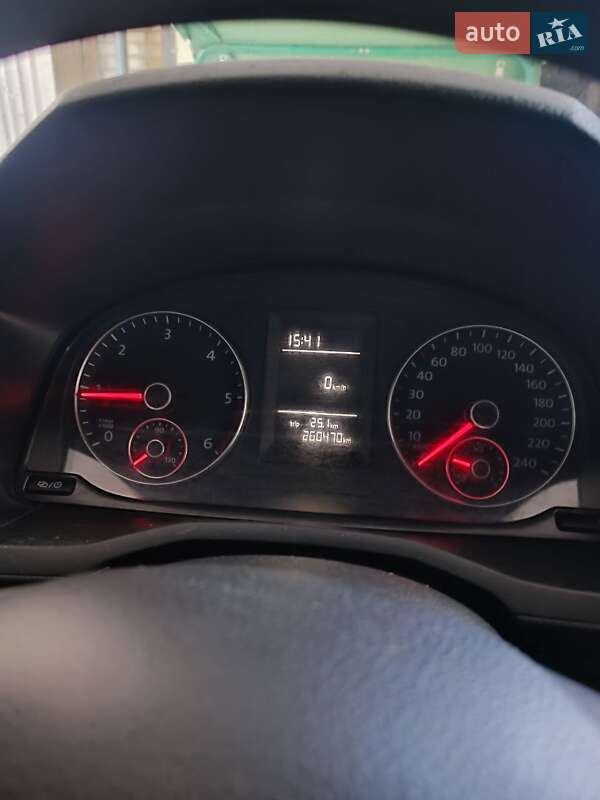 Минивэн Volkswagen Caddy 2015 в Кельменцах