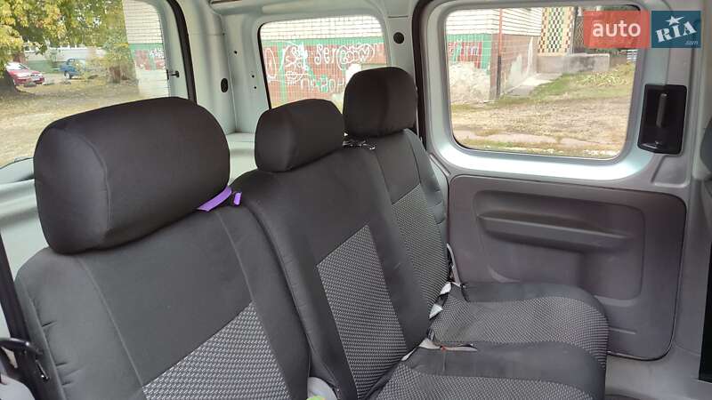 Мінівен Volkswagen Caddy 2005 в Вільногірську