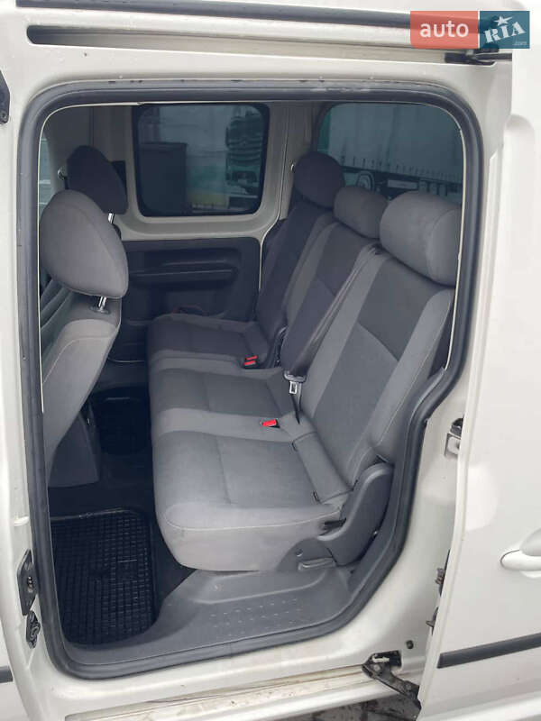 Минивэн Volkswagen Caddy 2015 в Черновцах