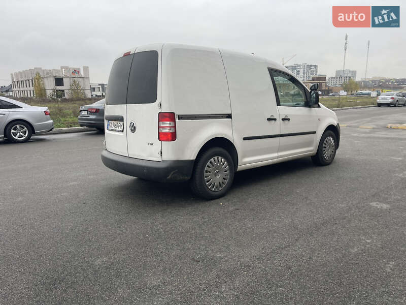Вантажний фургон Volkswagen Caddy 2013 в Києві
