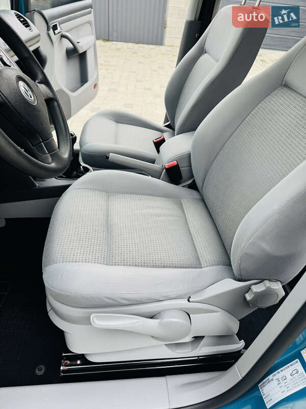 Минивэн Volkswagen Caddy 2008 в Ровно