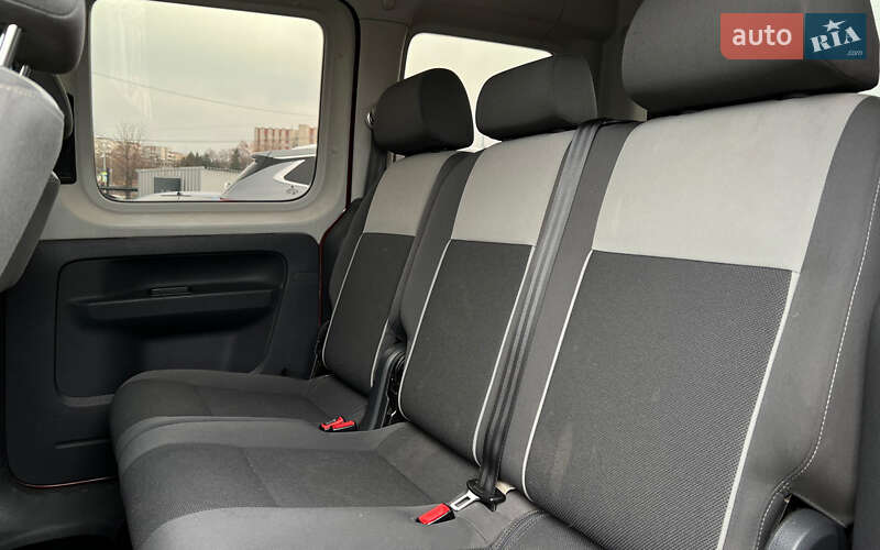 Минивэн Volkswagen Caddy 2010 в Львове