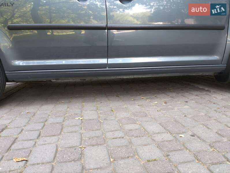 Минивэн Volkswagen Caddy 2009 в Львове