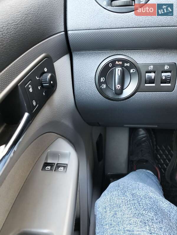 Минивэн Volkswagen Caddy 2009 в Львове