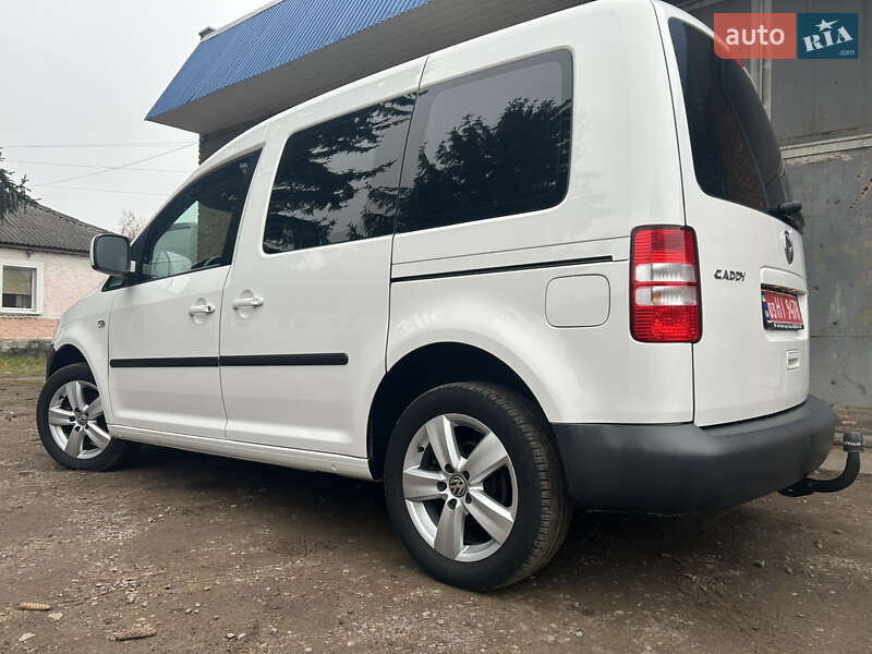 Мінівен Volkswagen Caddy 2011 в Нововолинську