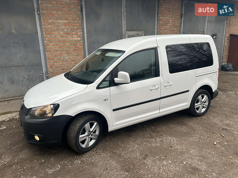 Мінівен Volkswagen Caddy 2011 в Нововолинську