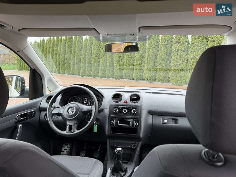 Минивэн Volkswagen Caddy 2014 в Хмельницком