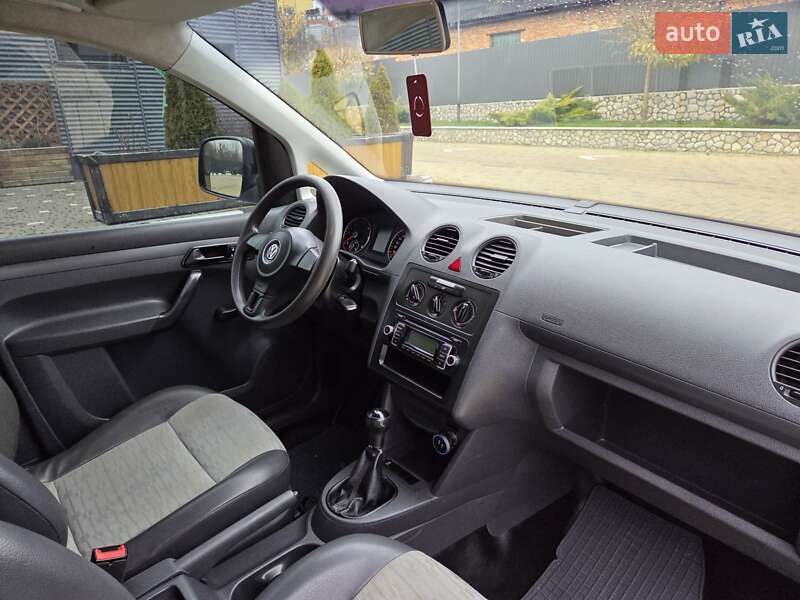 Грузовой фургон Volkswagen Caddy 2011 в Подволочиске
