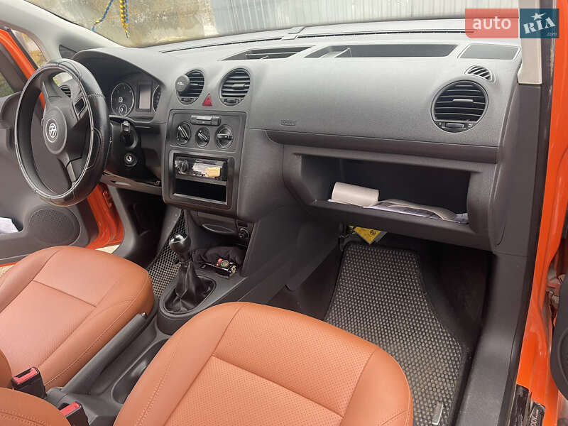 Мінівен Volkswagen Caddy 2011 в Києві фото 8 Мінівен Volkswagen Caddy 2011 в Києві