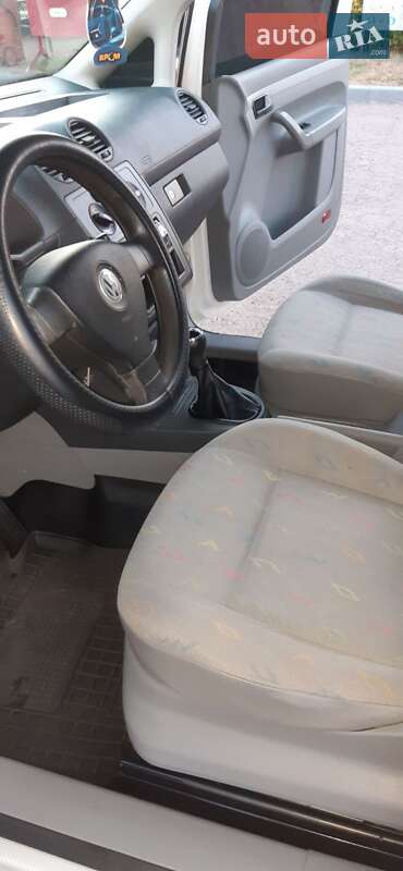 Вантажний фургон Volkswagen Caddy 2008 в Черкасах