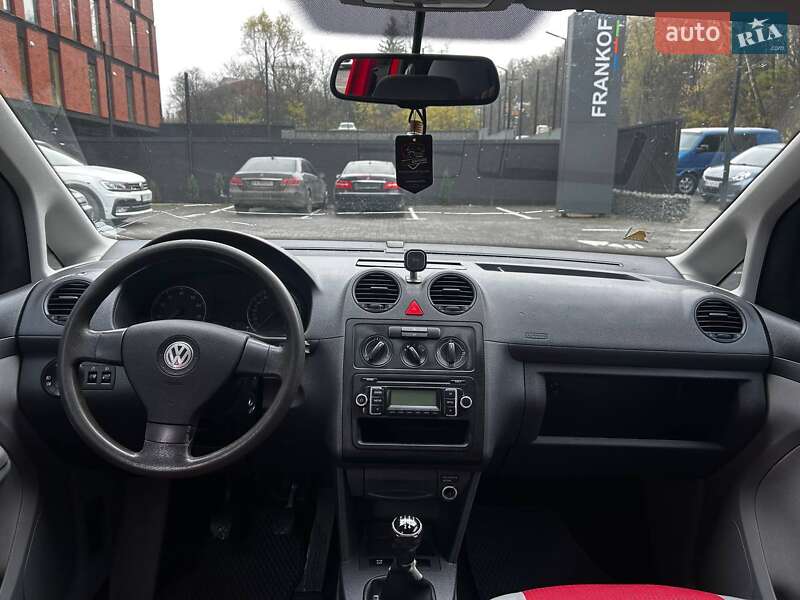 Мінівен Volkswagen Caddy 2009 в Чернівцях