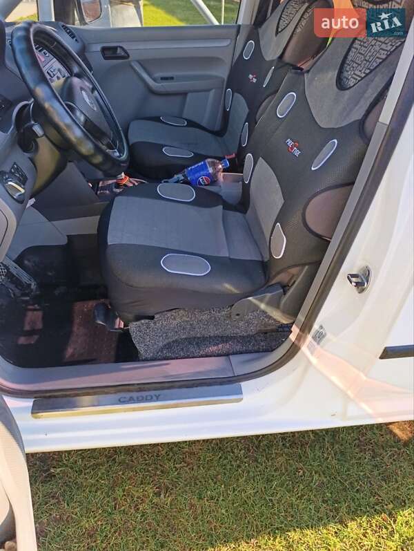 Минивэн Volkswagen Caddy 2006 в Косове фото 4 Минивэн Volkswagen Caddy 2006 в Косове