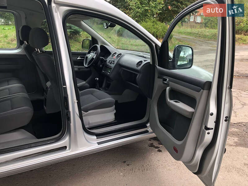 Мінівен Volkswagen Caddy 2010 в Рівному