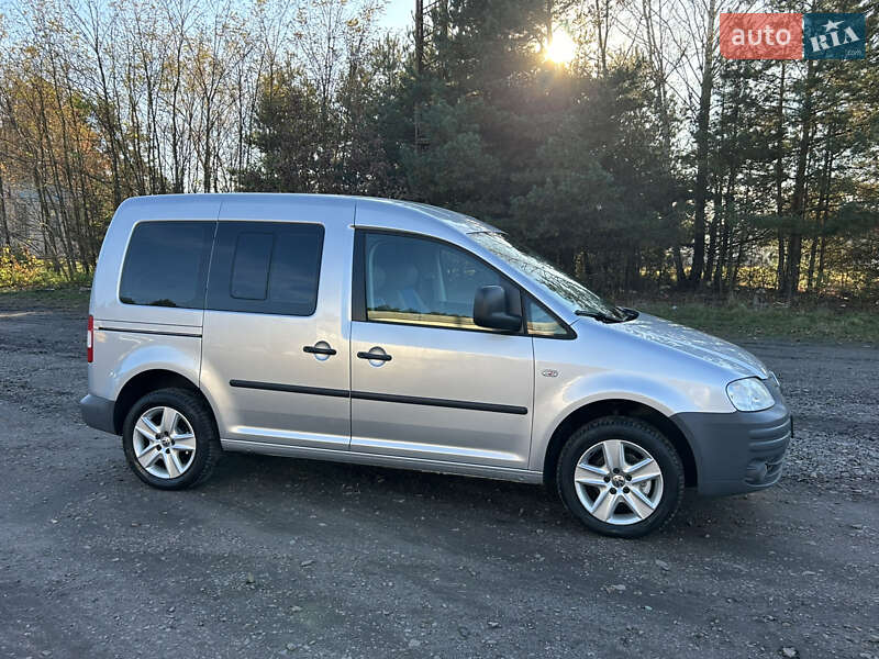 Мінівен Volkswagen Caddy 2009 в Радивиліві