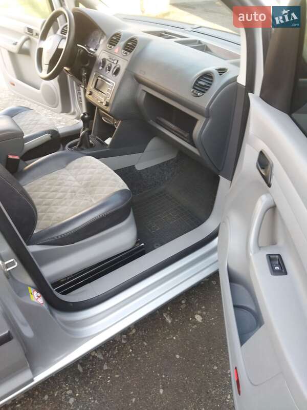 Мінівен Volkswagen Caddy 2008 в Ватутіному фото 19 Мінівен Volkswagen Caddy 2008 в Ватутіному