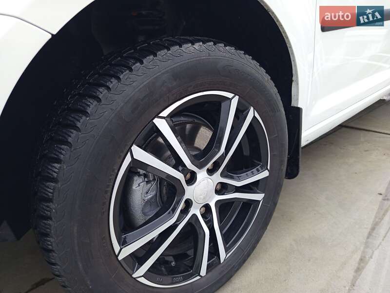 Минивэн Volkswagen Caddy 2005 в Звягеле