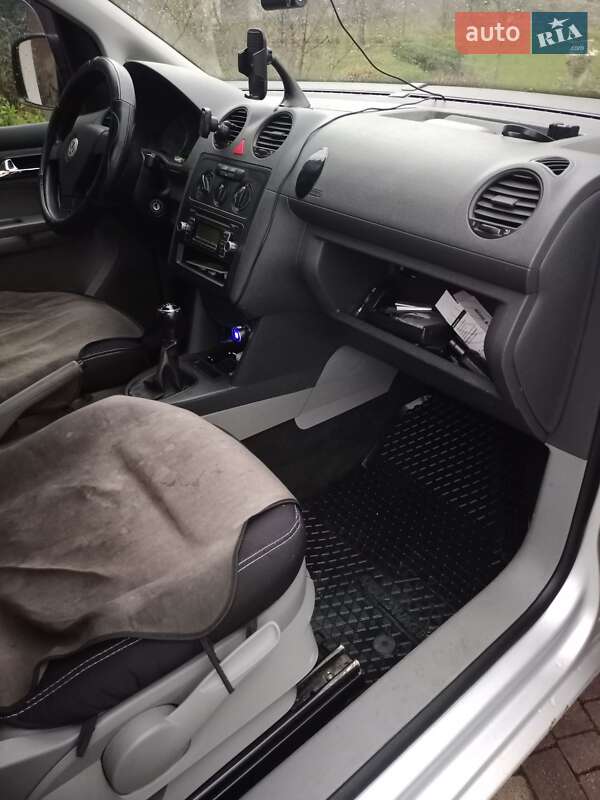 Мінівен Volkswagen Caddy 2010 в Львові фото 26 Мінівен Volkswagen Caddy 2010 в Львові