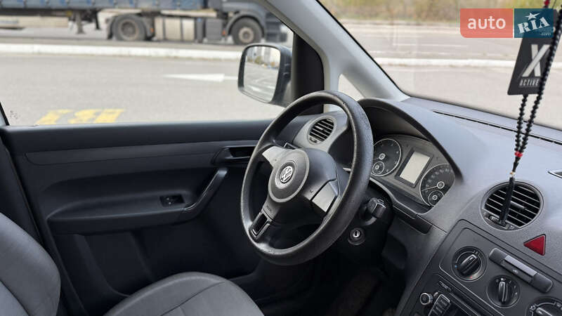 Грузовой фургон Volkswagen Caddy 2015 в Киеве