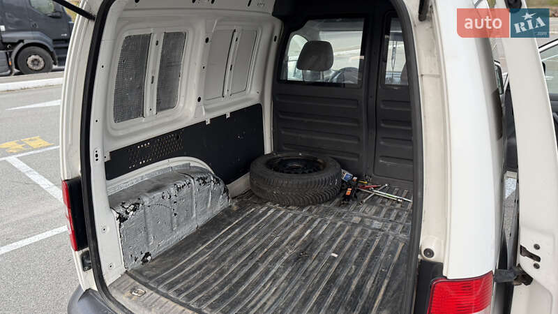 Грузовой фургон Volkswagen Caddy 2015 в Киеве