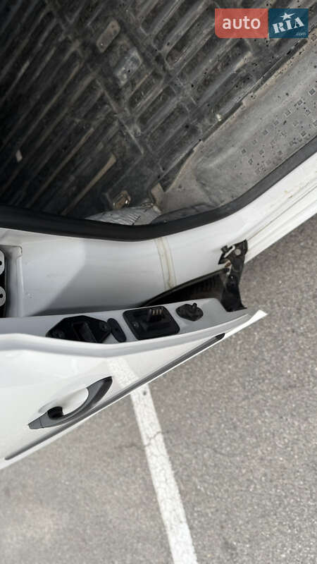 Грузовой фургон Volkswagen Caddy 2015 в Киеве