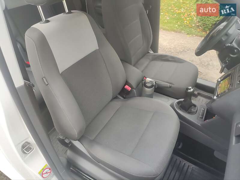 Мінівен Volkswagen Caddy 2012 в Києві