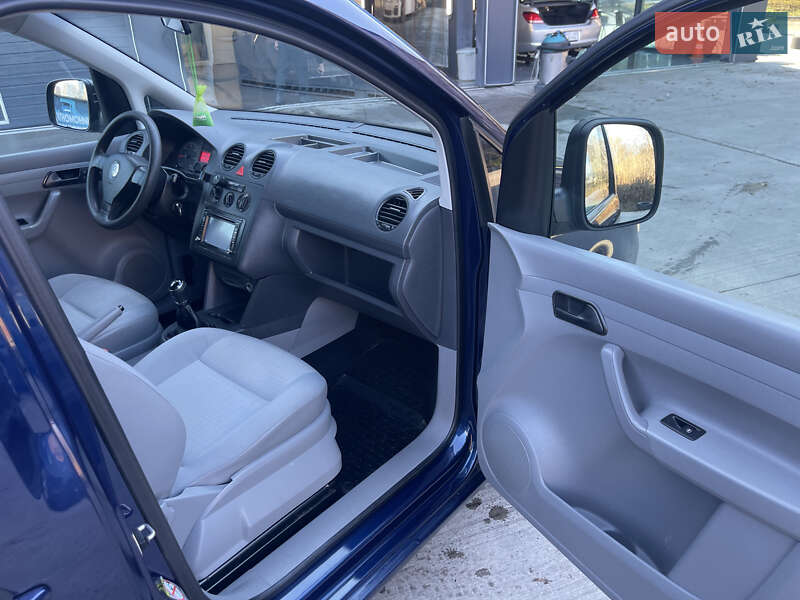 Минивэн Volkswagen Caddy 2008 в Киеве