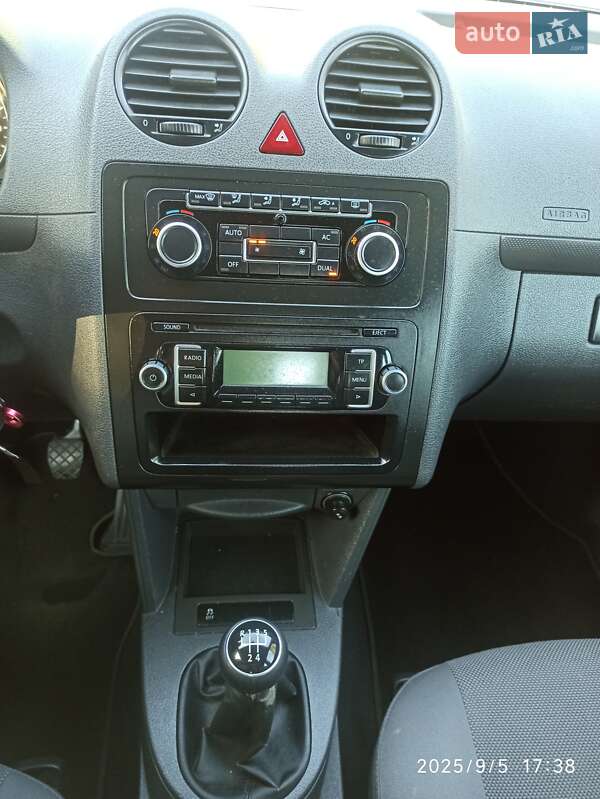 Мінівен Volkswagen Caddy 2010 в Рівному фото 14 Мінівен Volkswagen Caddy 2010 в Рівному