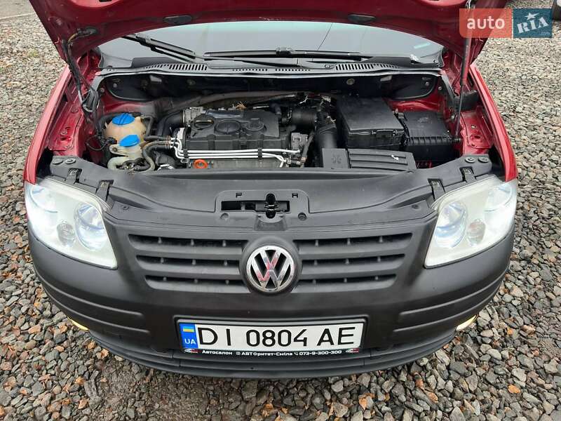 Минивэн Volkswagen Caddy 2006 в Смеле