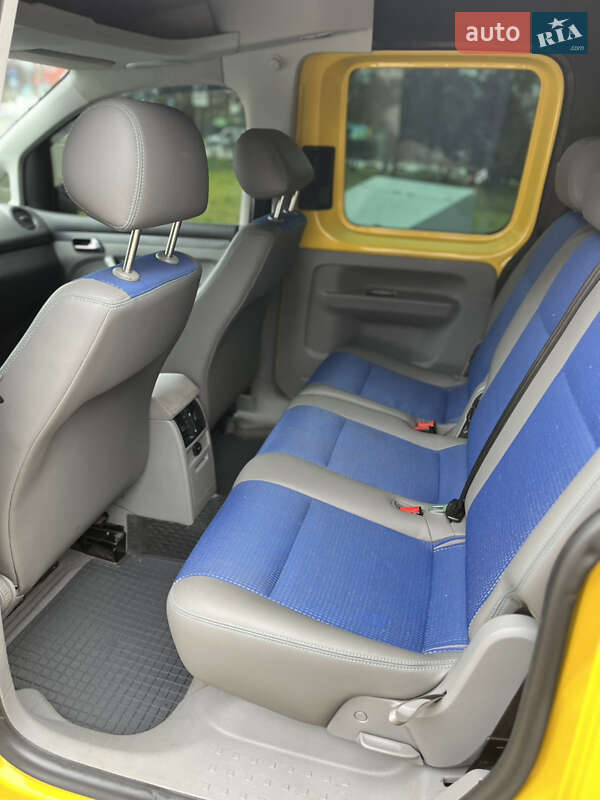 Минивэн Volkswagen Caddy 2004 в Николаеве