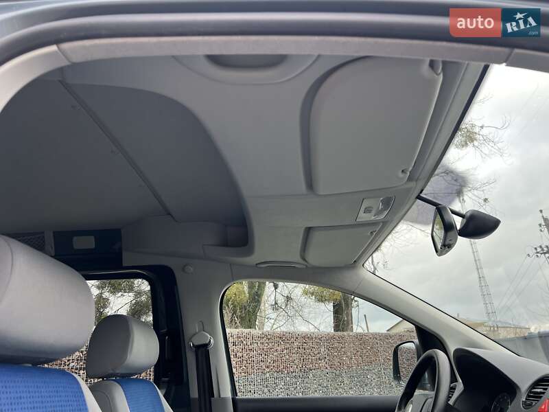 Минивэн Volkswagen Caddy 2008 в Житомире фото 11 Минивэн Volkswagen Caddy 2008 в Житомире
