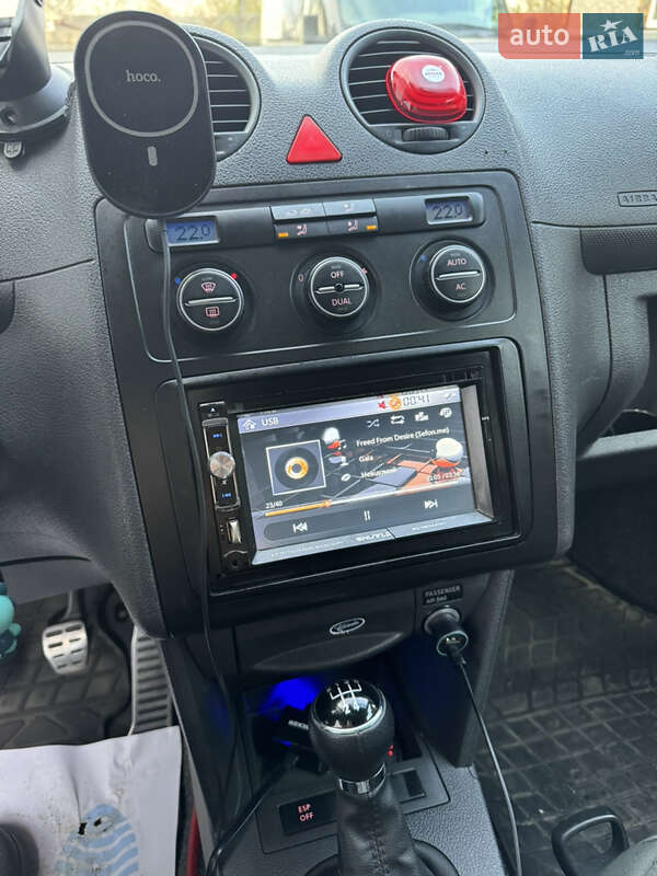 Мінівен Volkswagen Caddy 2009 в Чернівцях