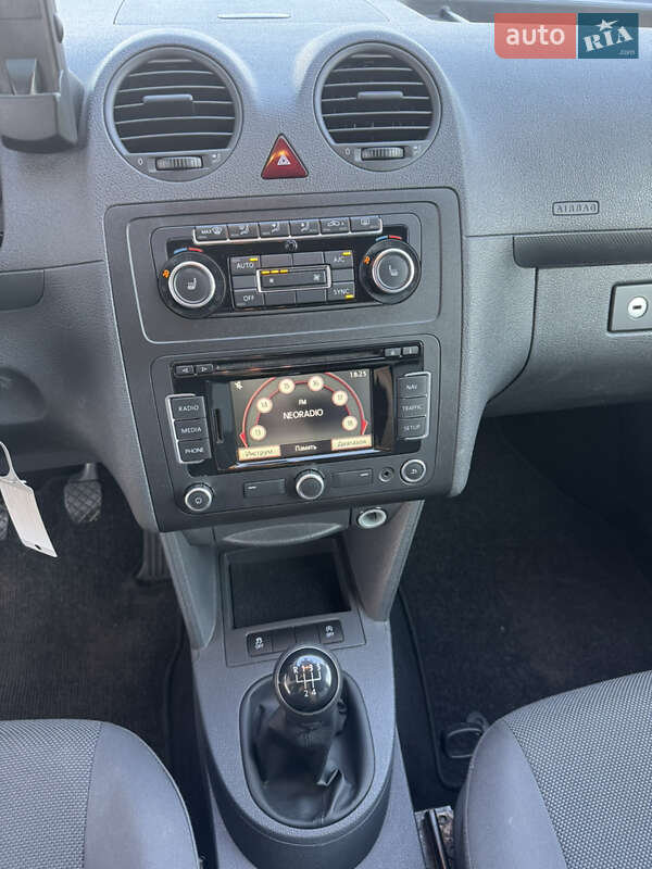 Мінівен Volkswagen Caddy 2014 в Львові