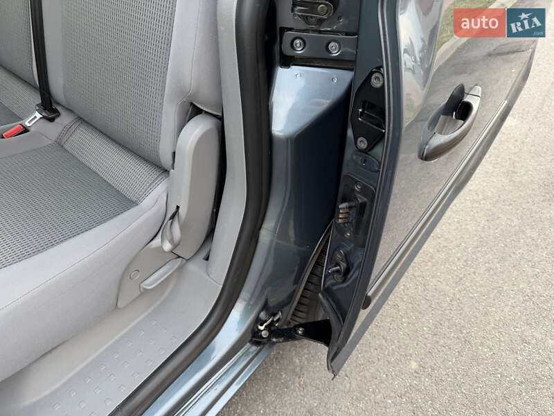 Минивэн Volkswagen Caddy 2006 в Виннице