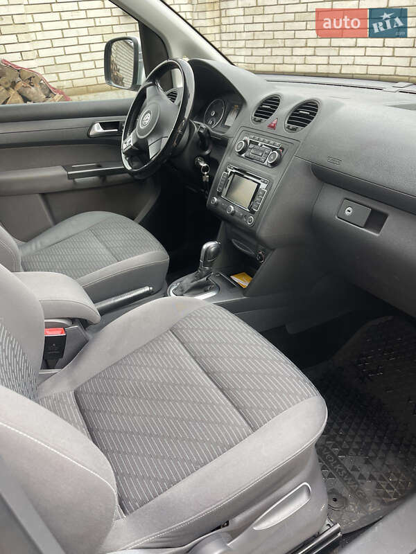 Мінівен Volkswagen Caddy 2014 в Чернівцях