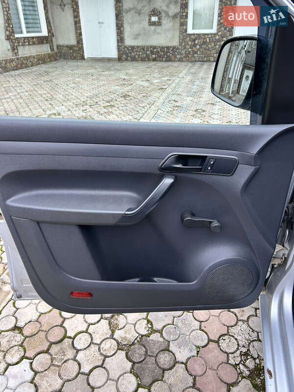 Минивэн Volkswagen Caddy 2010 в Толстом фото 7 Минивэн Volkswagen Caddy 2010 в Толстом