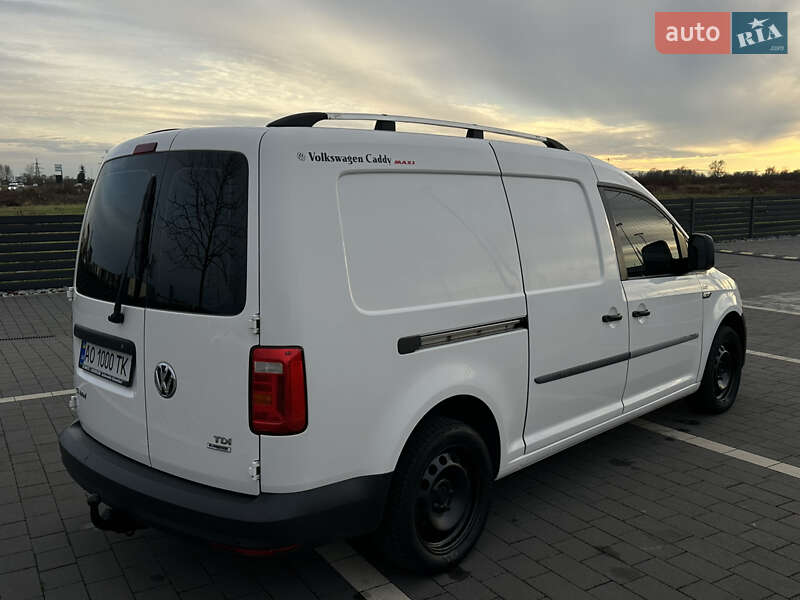 Вантажопасажирський фургон Volkswagen Caddy 2016 в Мукачевому