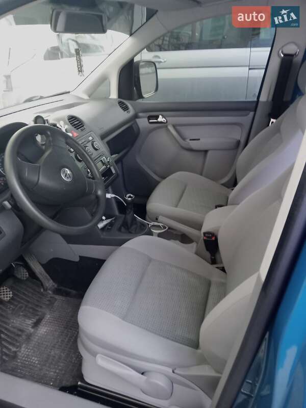 Минивэн Volkswagen Caddy 2010 в Полтаве
