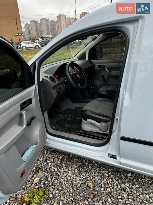 Вантажопасажирський фургон Volkswagen Caddy 2008 в Києві