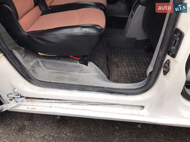 Минивэн Volkswagen Caddy 2010 в Белой Церкви фото 8 Минивэн Volkswagen Caddy 2010 в Белой Церкви