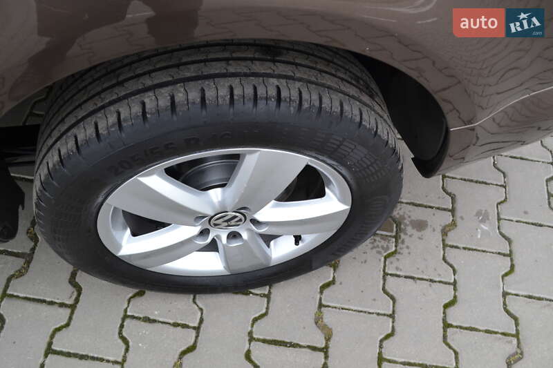 Минивэн Volkswagen Caddy 2011 в Виннице