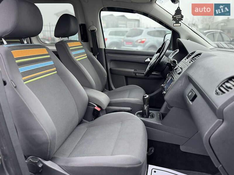 Минивэн Volkswagen Caddy 2013 в Сарнах