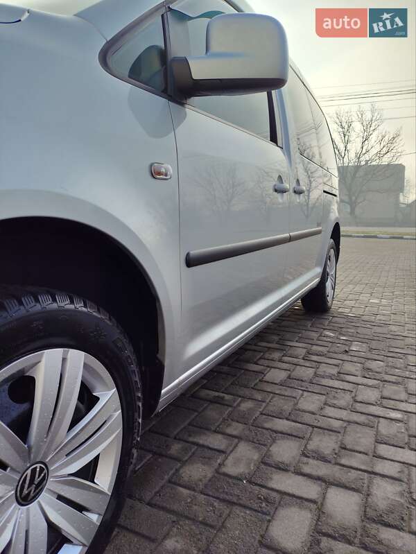 Минивэн Volkswagen Caddy 2012 в Черновцах