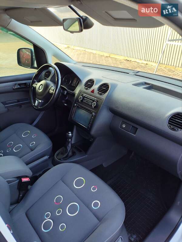 Минивэн Volkswagen Caddy 2012 в Черновцах