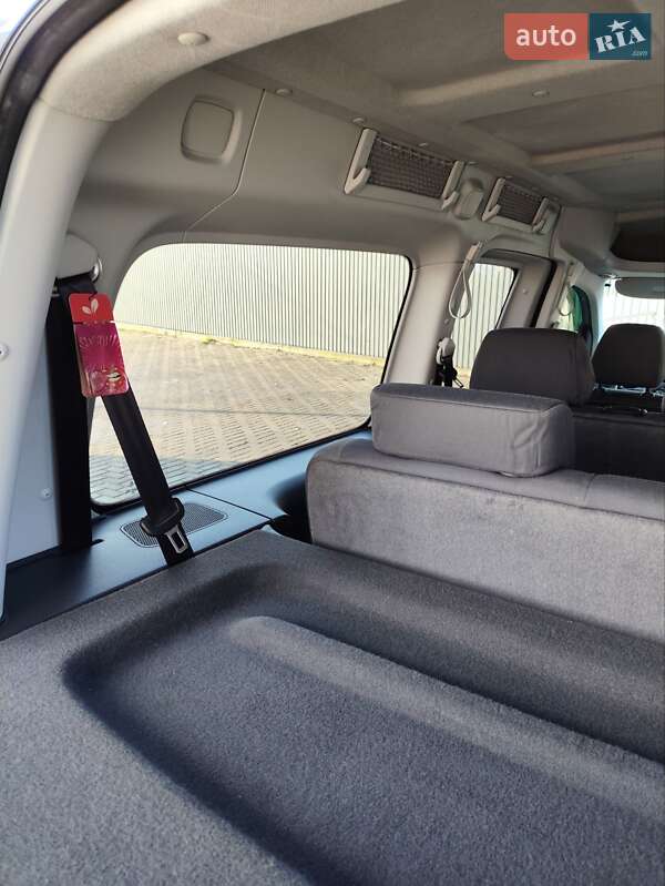 Минивэн Volkswagen Caddy 2012 в Черновцах