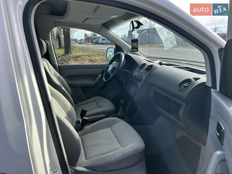 Вантажний фургон Volkswagen Caddy 2005 в Хусті