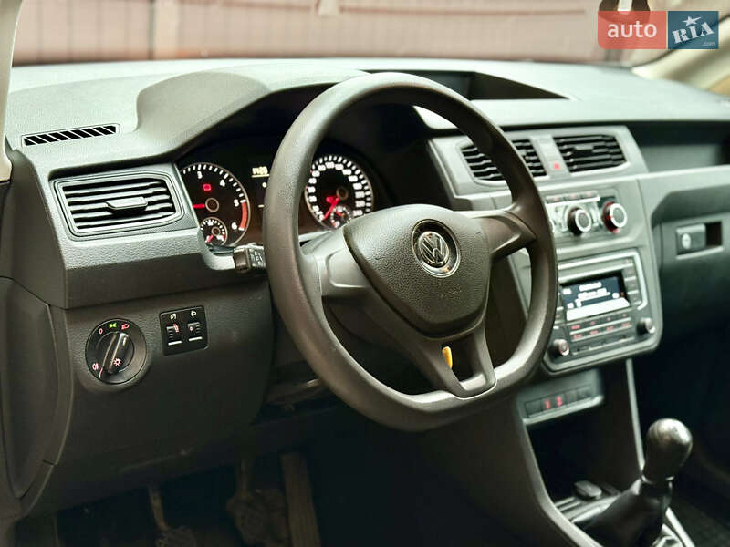 Мінівен Volkswagen Caddy 2017 в Ужгороді